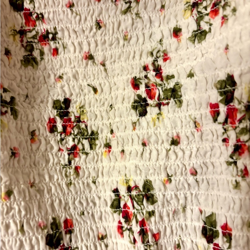 J.Crew Puff-Sleeve Smocked Top in Strawberry Floral EUC Women's Medium - Picture 4 of 7